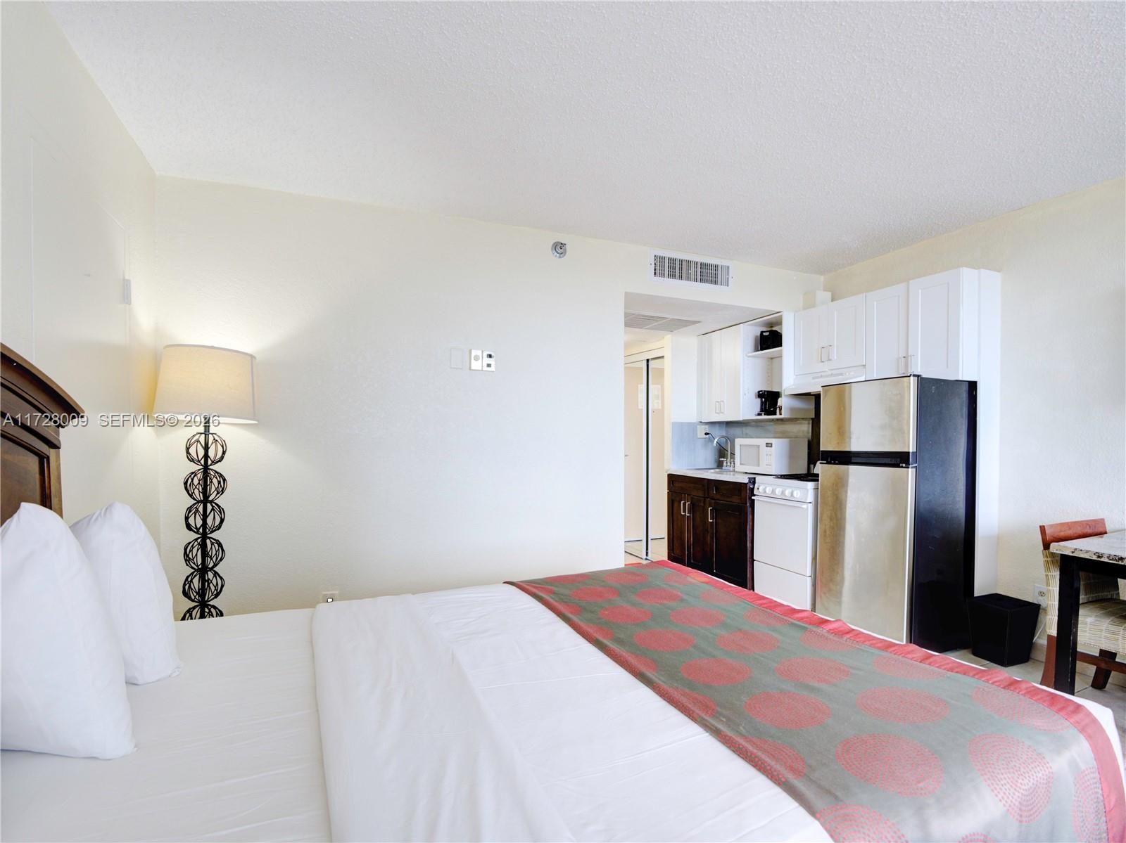 19201 Collins Avenue 1141 Property Photo 16