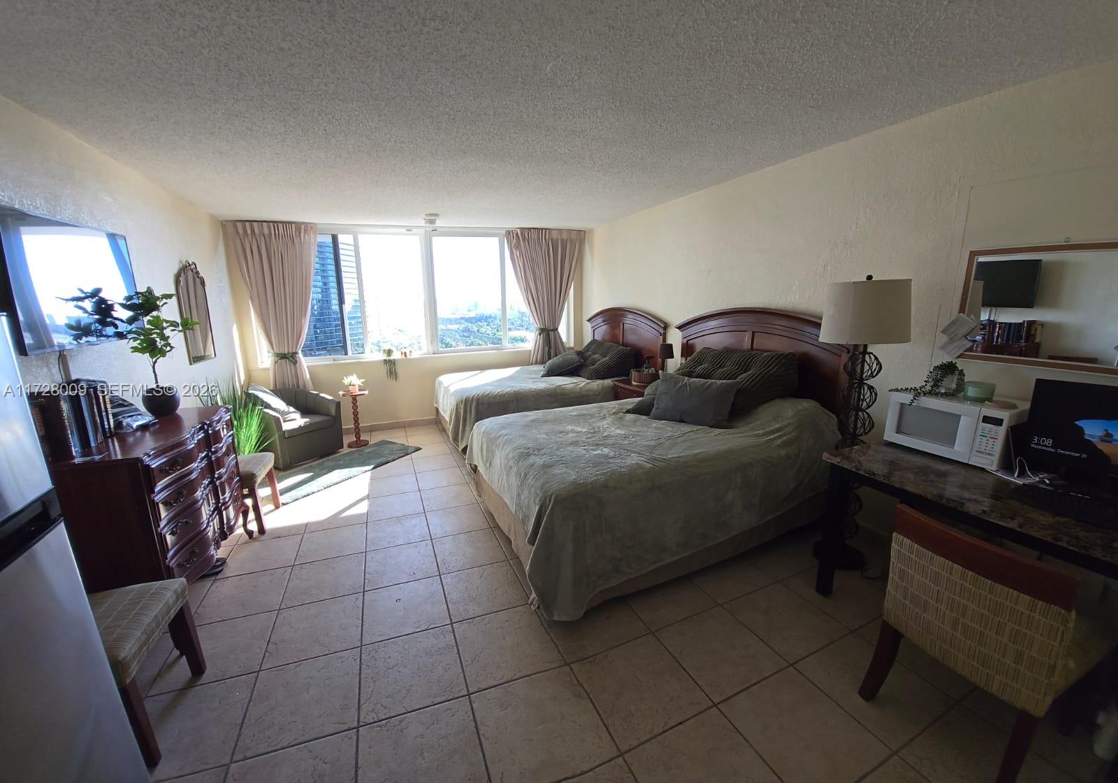 19201 Collins Avenue 1141 Property Photo 40