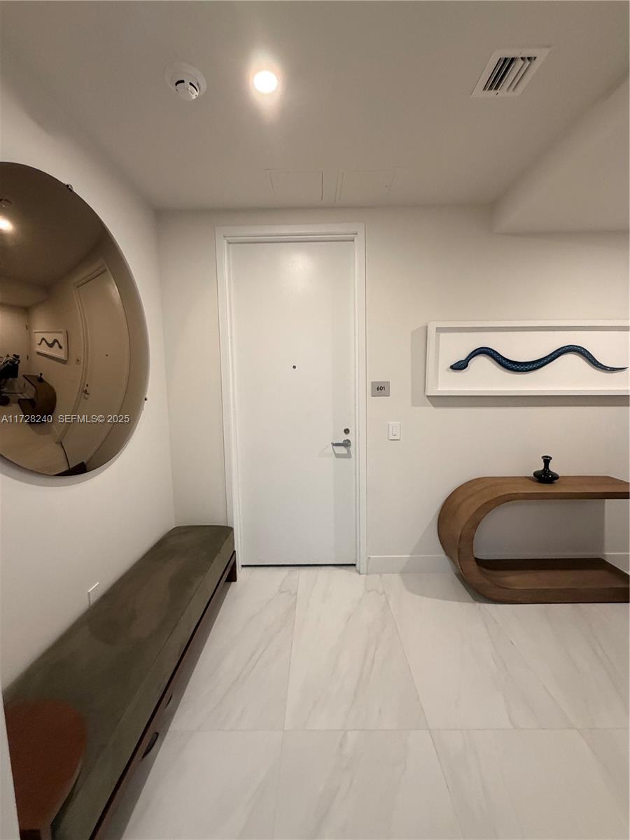 17550 Collins Avenue 601 Property Photo 3