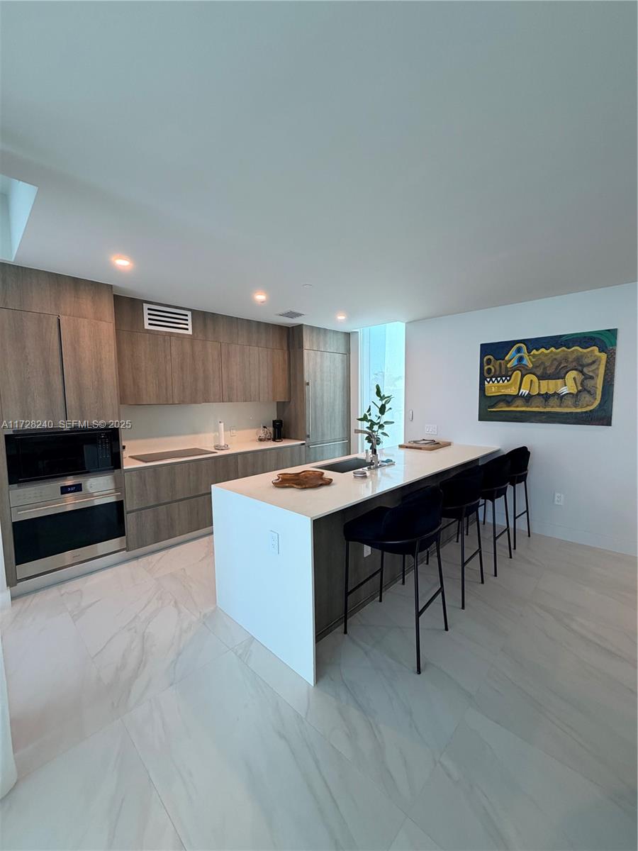 17550 Collins Avenue 601 Property Photo 7