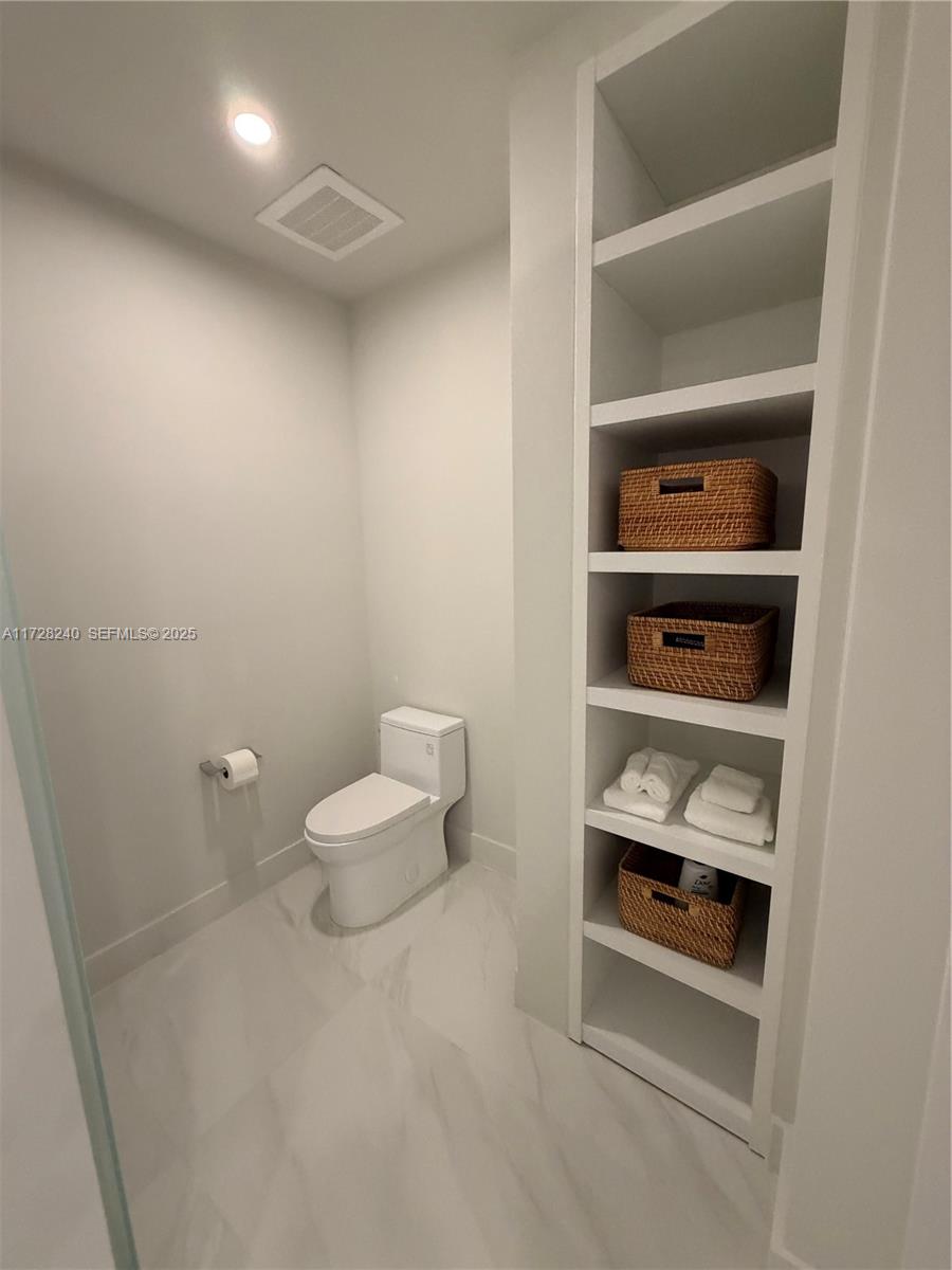 17550 Collins Avenue 601 Property Photo 16