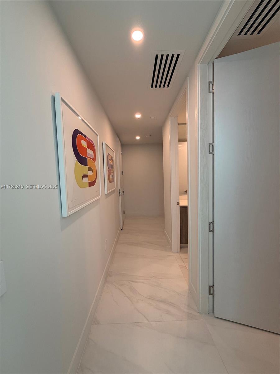 17550 Collins Avenue 601 Property Photo 21