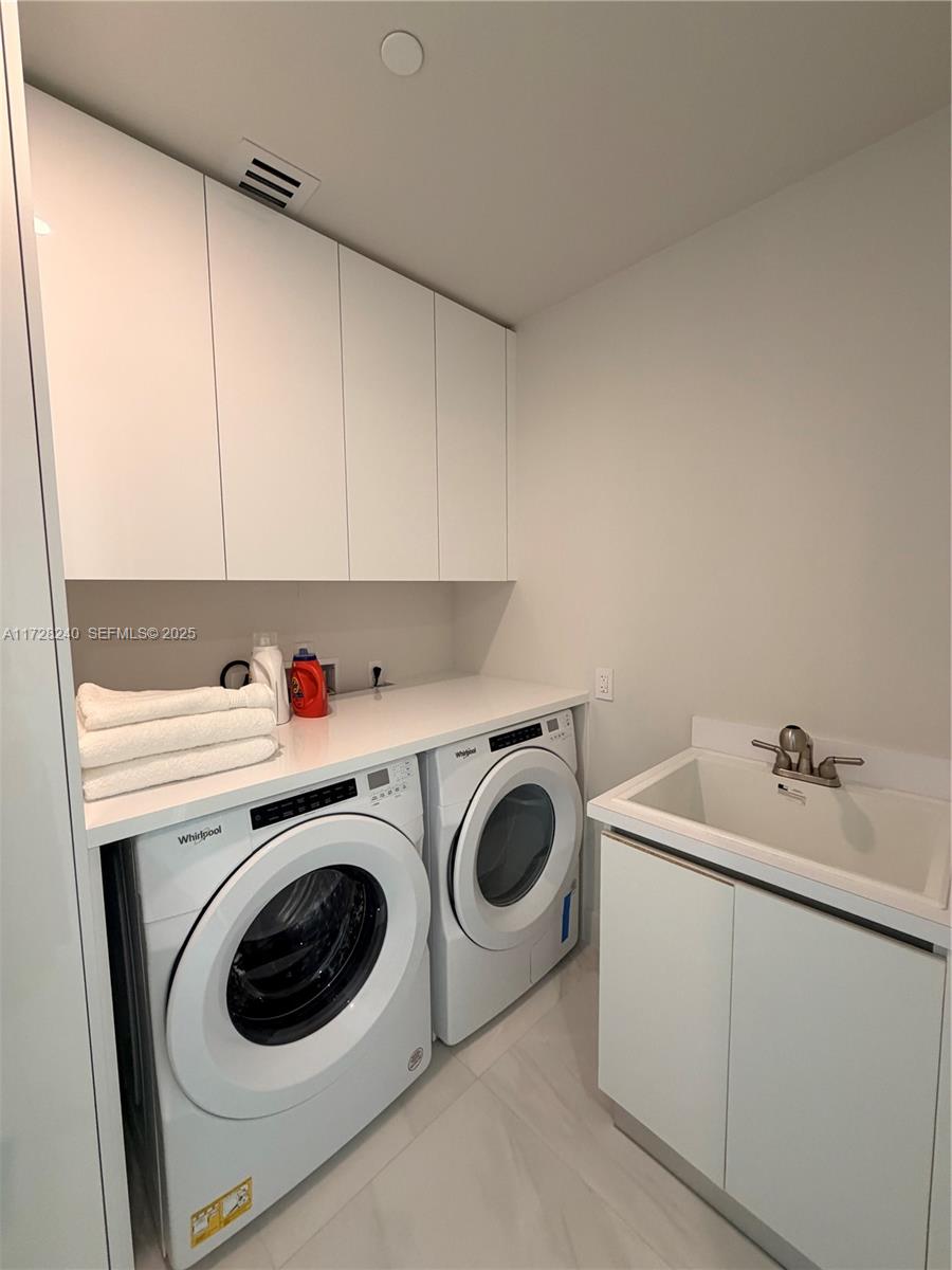 17550 Collins Avenue 601 Property Photo 22