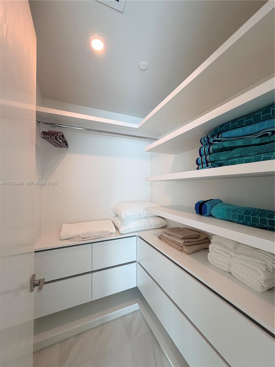 17550 Collins Avenue 601 Property Photo 27