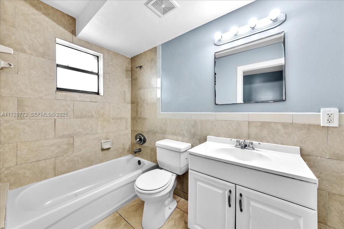 365 Nw 8th Street 211 Property Photo 11