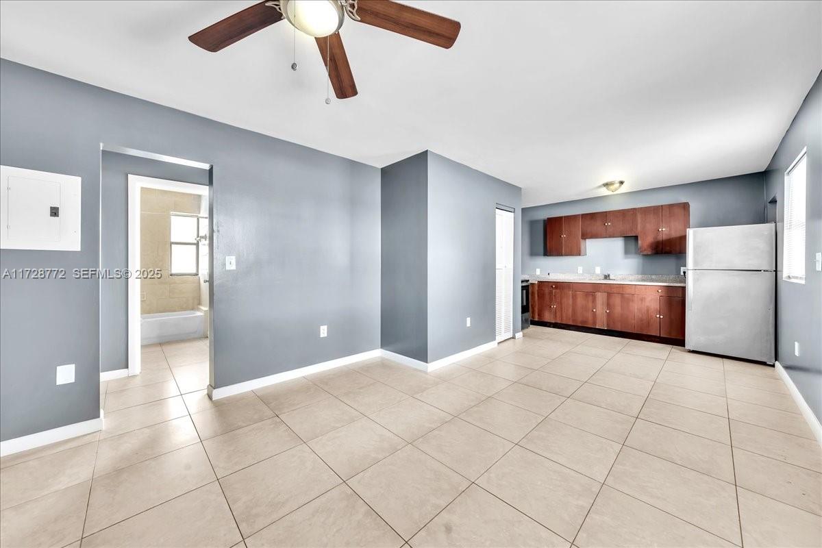 365 Nw 8th Street 211 Property Photo 20