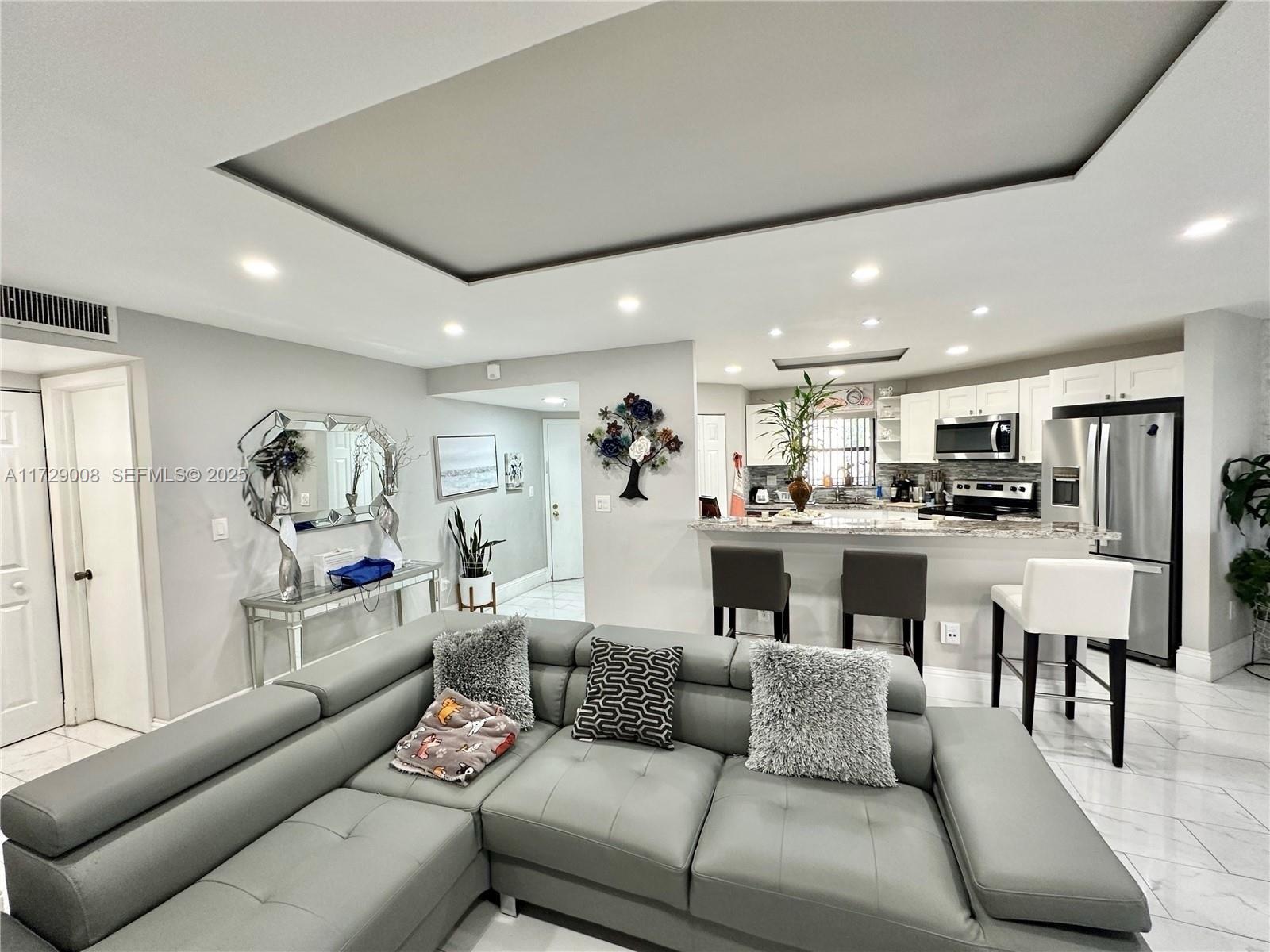 6655 W Broward Boulevard 201 Property Photo 3