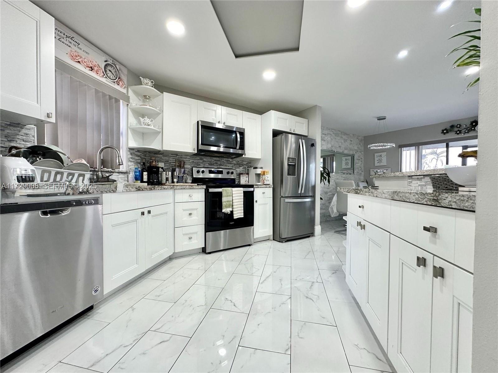 6655 W Broward Boulevard 201 Property Photo 14