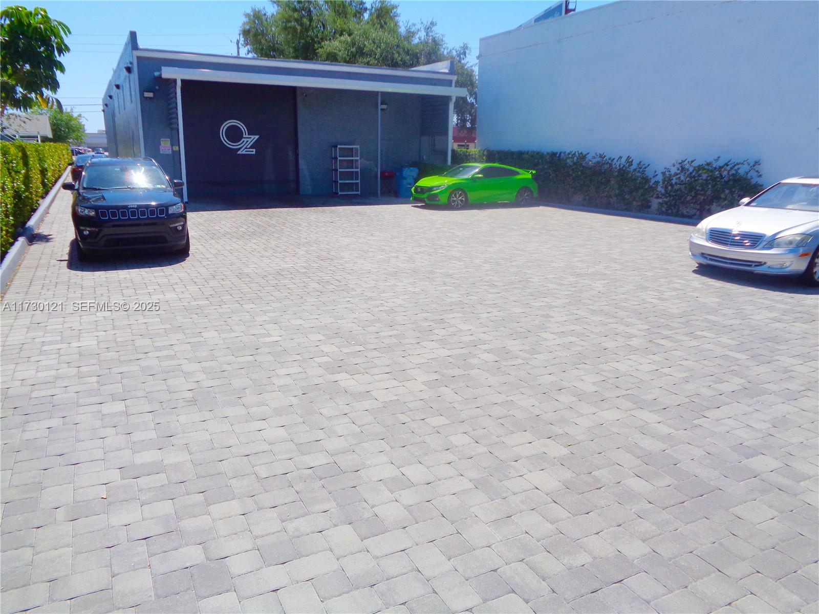 3749 N Federal Highway Property Photo 1