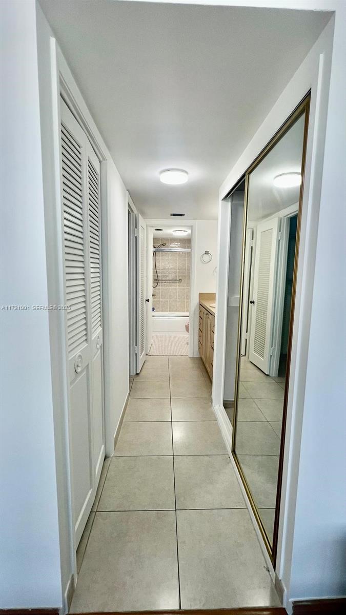 18031 Biscayne Boulevard 1103 Property Photo 8