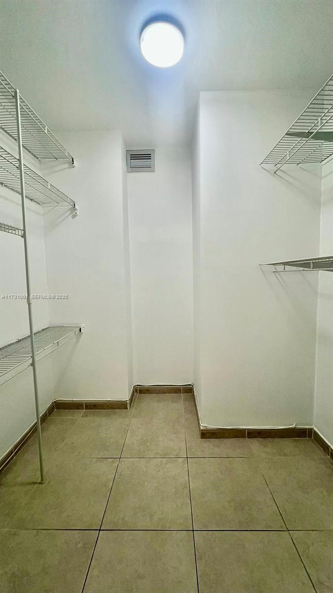 18031 Biscayne Boulevard 1103 Property Photo 9