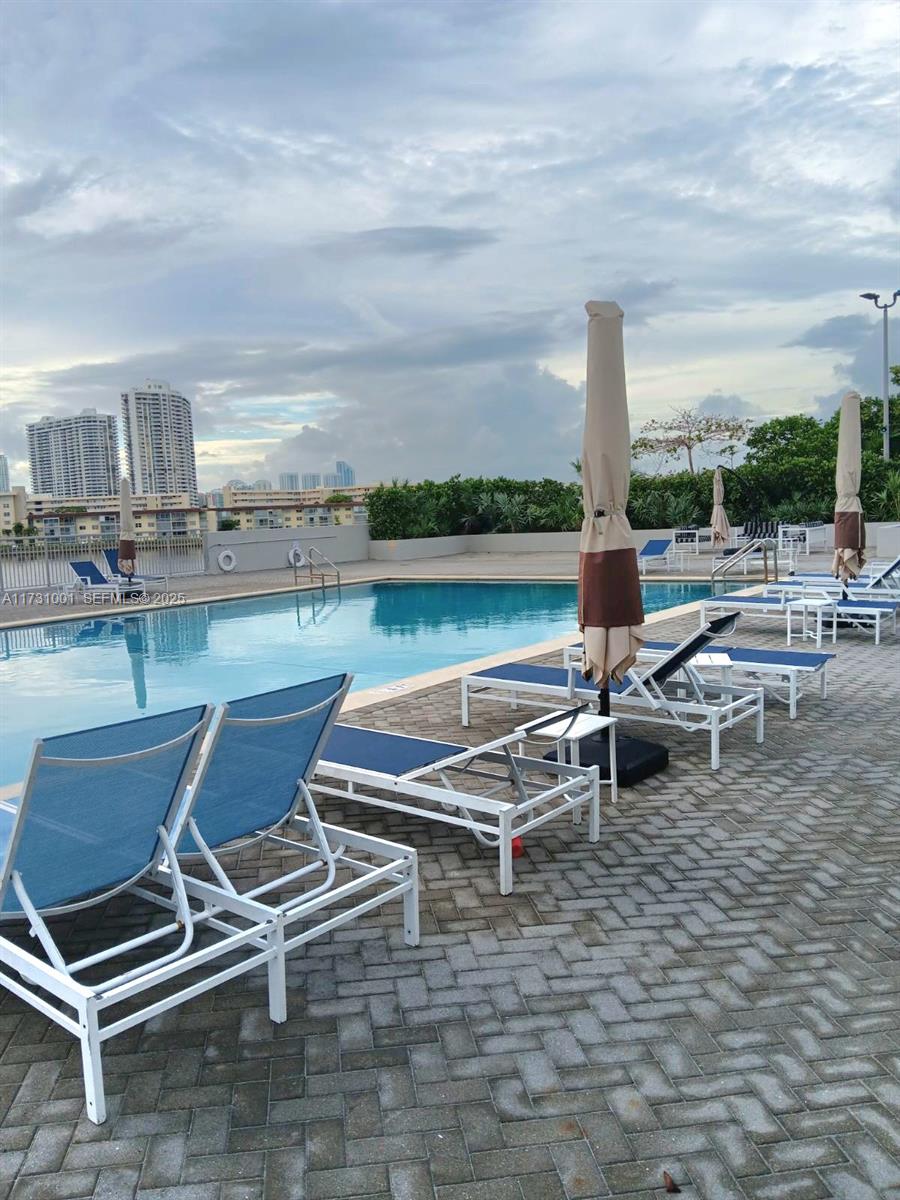 18031 Biscayne Boulevard 1103 Property Photo 12