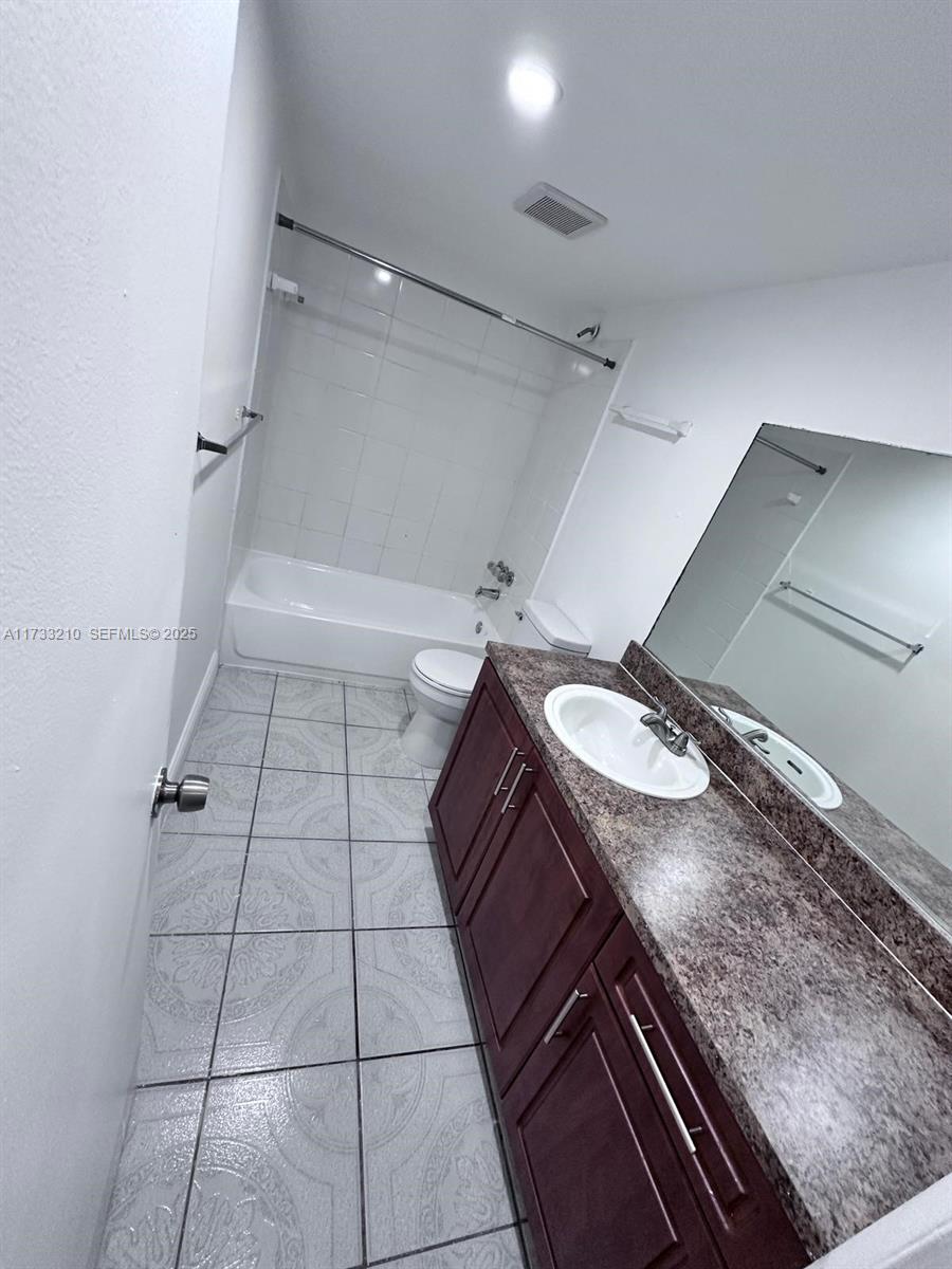 A11733210 Property Photo 2