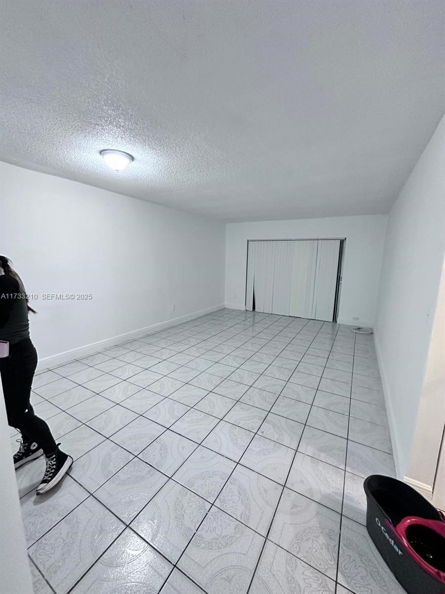 A11733210 Property Photo 3