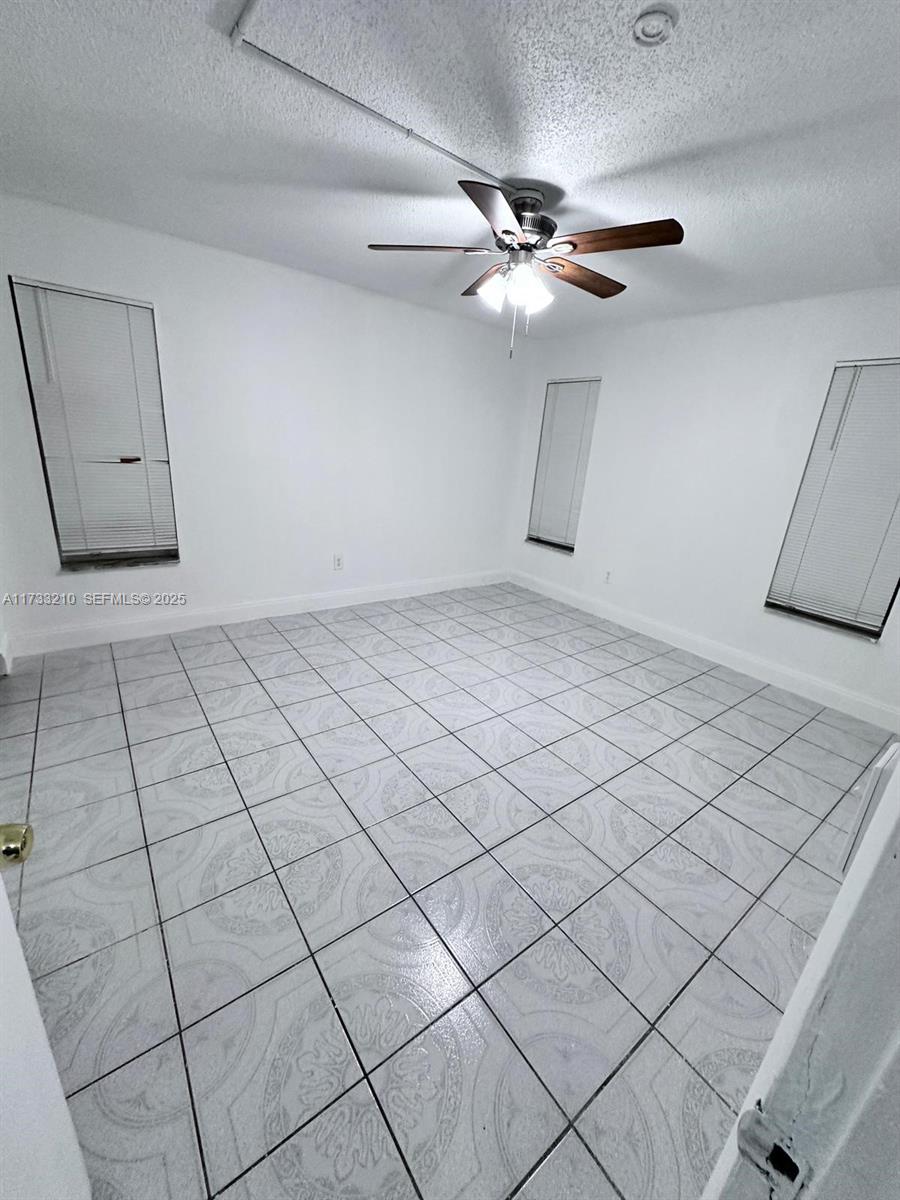 A11733210 Property Photo 4