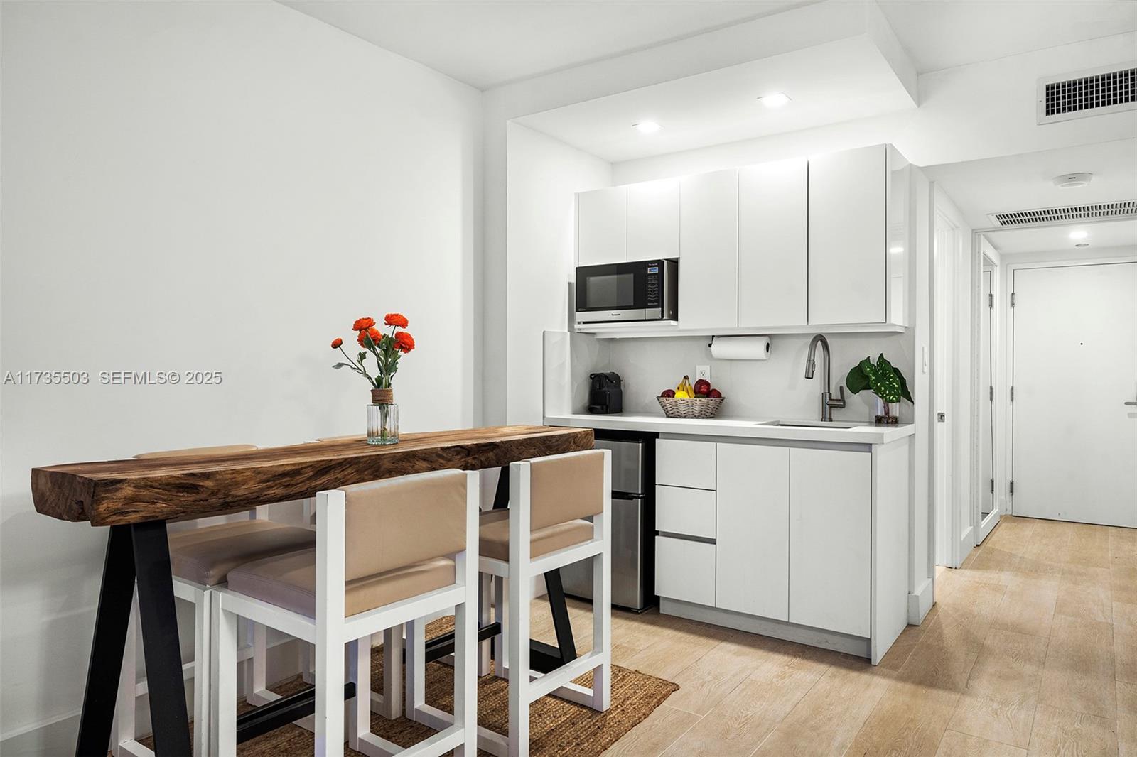 A11735503 Property Photo 6