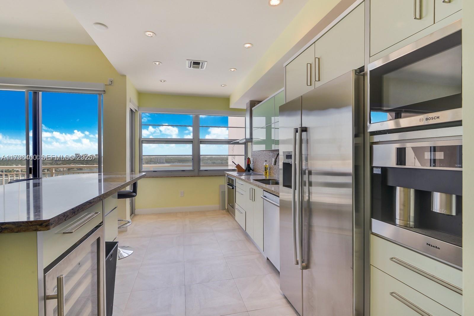 18031 Biscayne Boulevard Ph01 Property Photo 2
