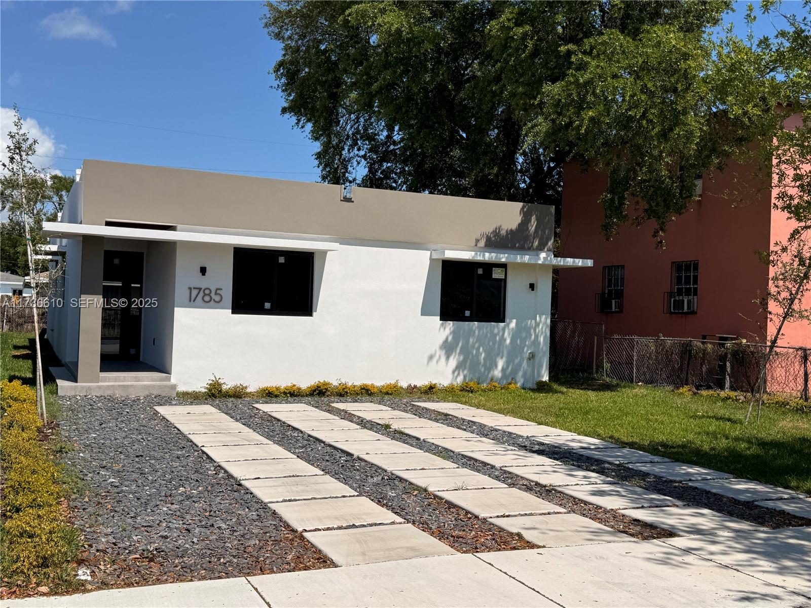 A11736610 Property Photo 1