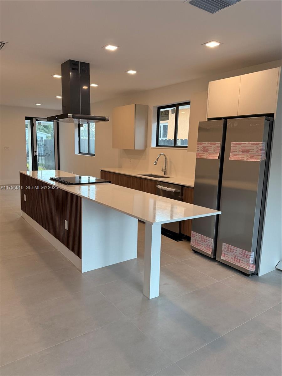 A11736610 Property Photo 7