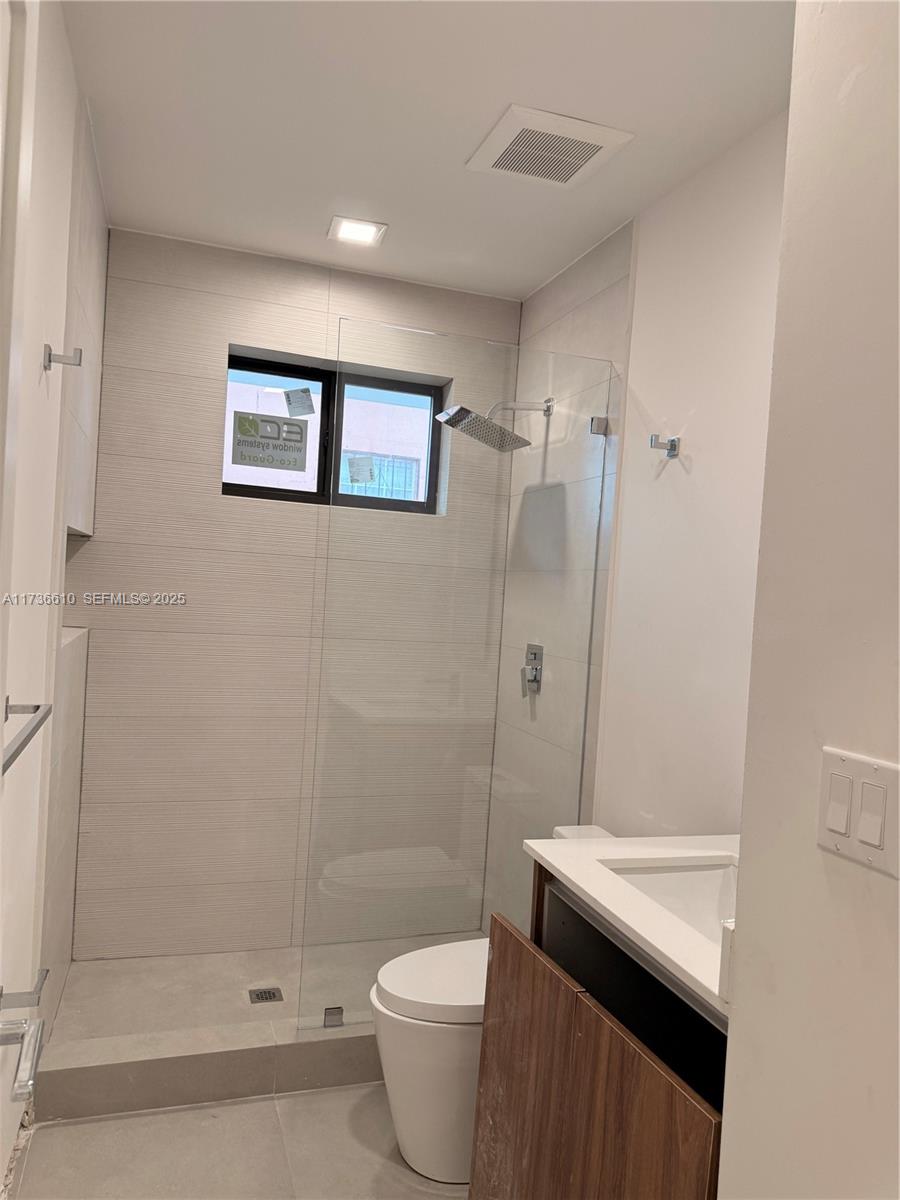 A11736610 Property Photo 14