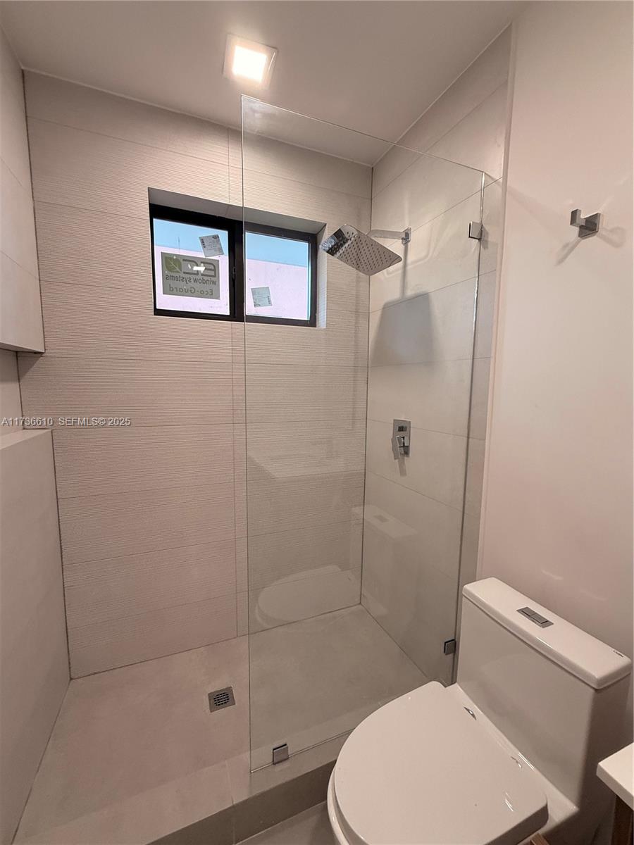 A11736610 Property Photo 15