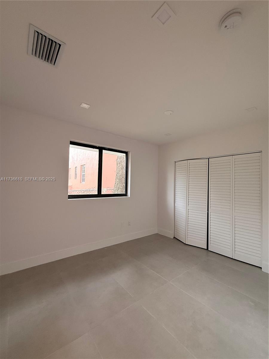 A11736610 Property Photo 17