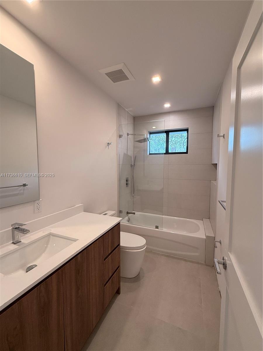 A11736610 Property Photo 18