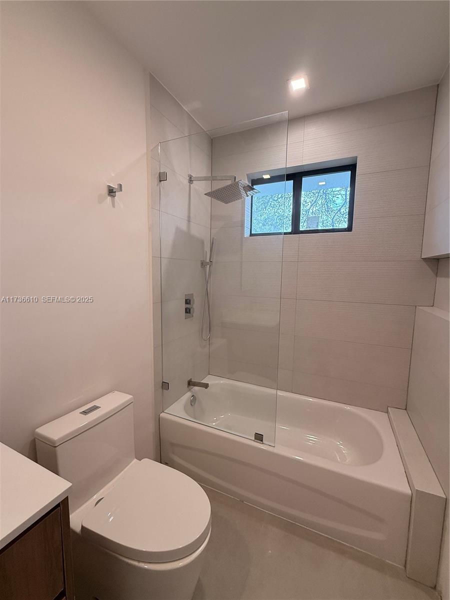 A11736610 Property Photo 19