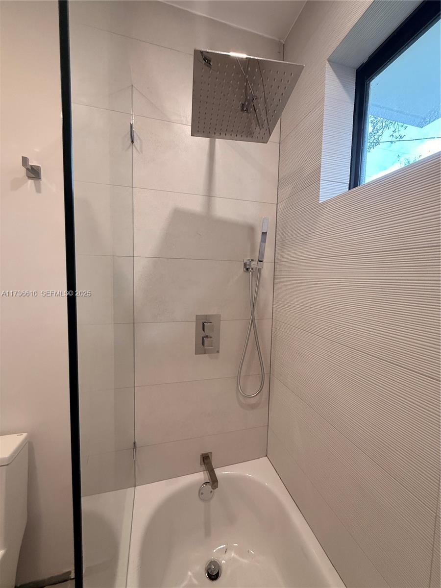 A11736610 Property Photo 20
