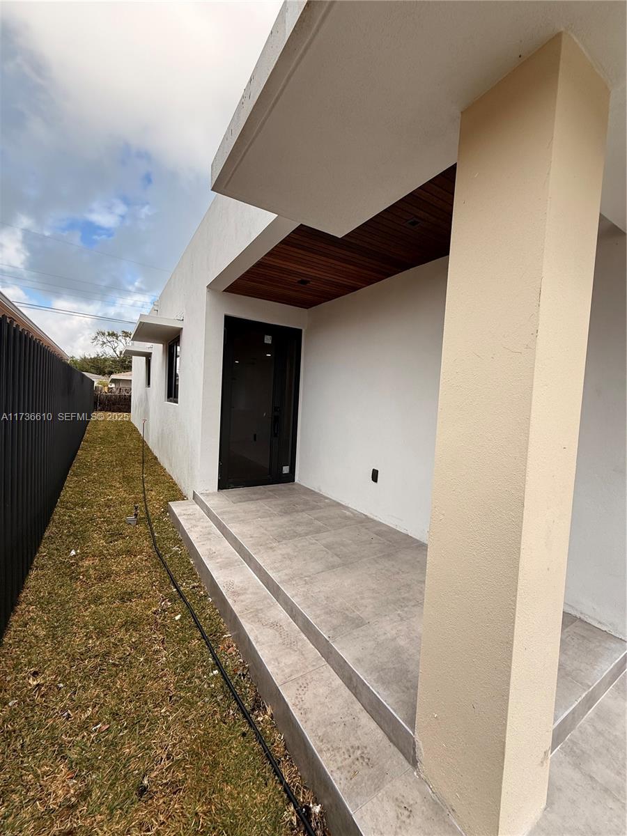 A11736610 Property Photo 23
