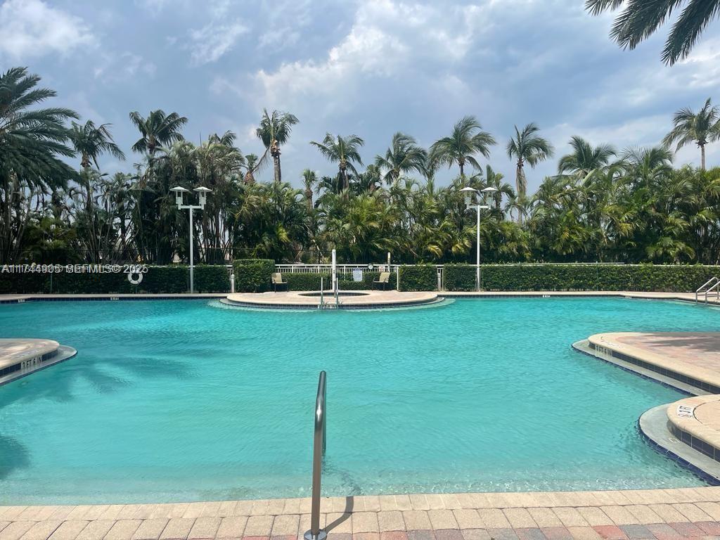 1755 E Hallandale Beach Boulevard Mez7e Property Photo 2