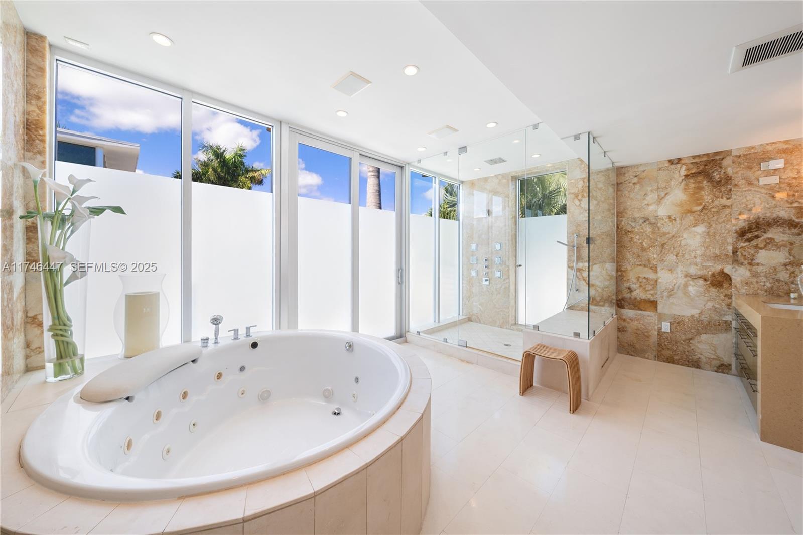 227 E Dilido Drive Property Photo 10