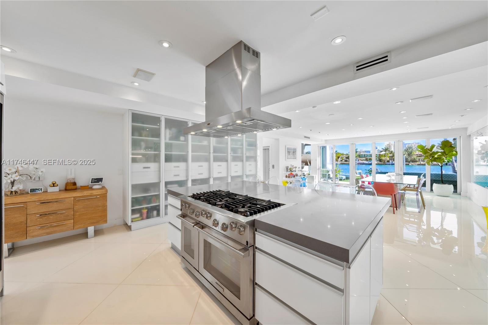 227 E Dilido Drive Property Photo 34