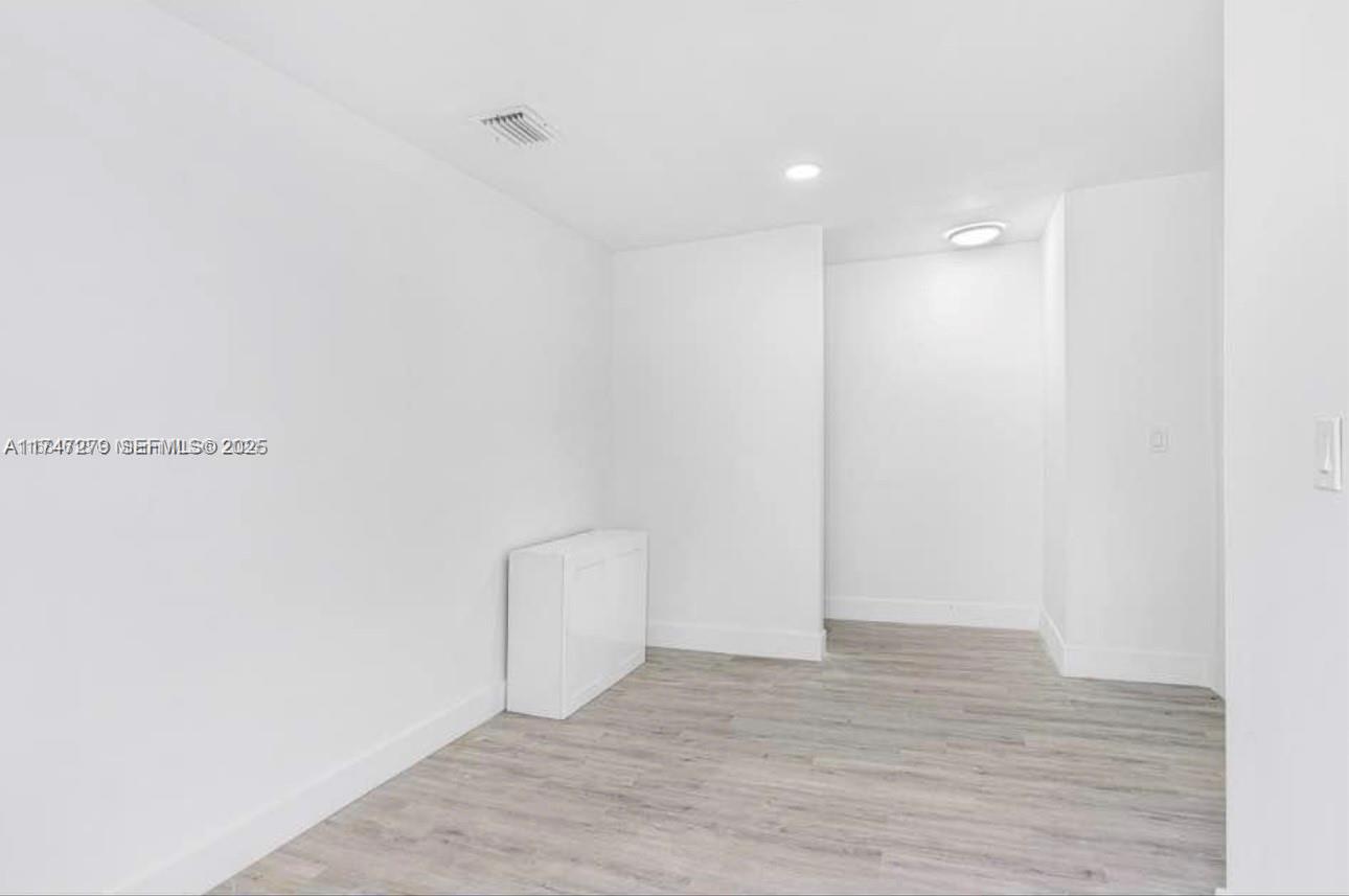 1539 Nw 8th Avenue Property Photo 14