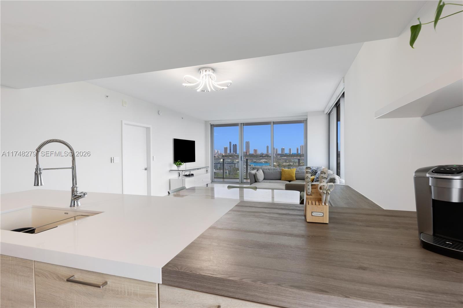 16385 Biscayne Boulevard 1221 Property Photo 28