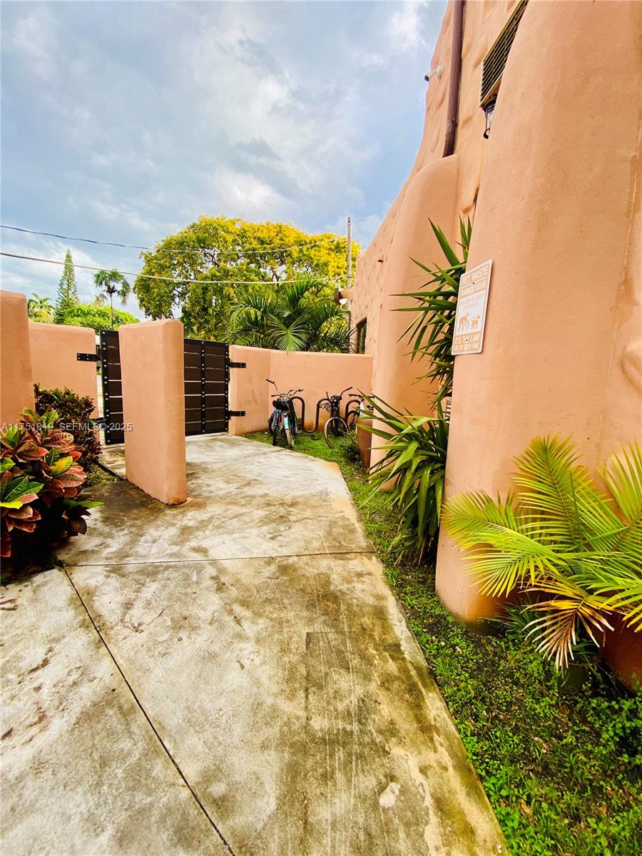 200 Azure Way Property Photo 12