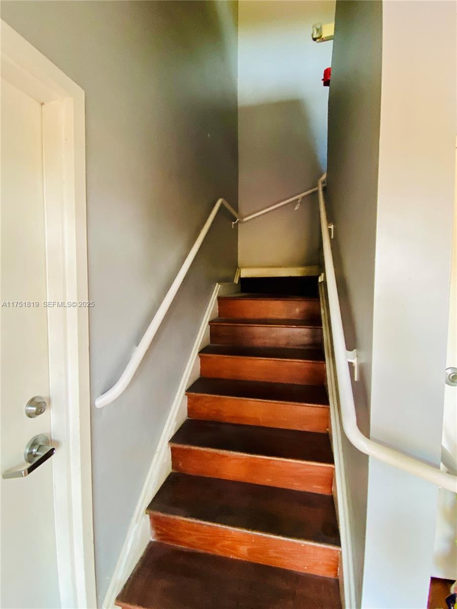 200 Azure Way Property Photo 27