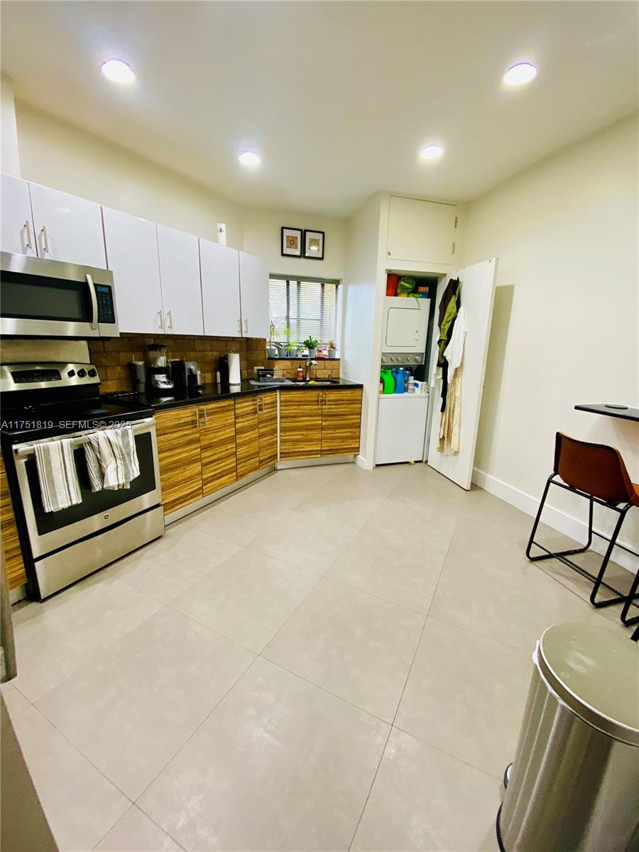 200 Azure Way Property Photo 39