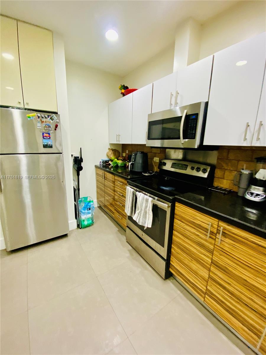 200 Azure Way Property Photo 40