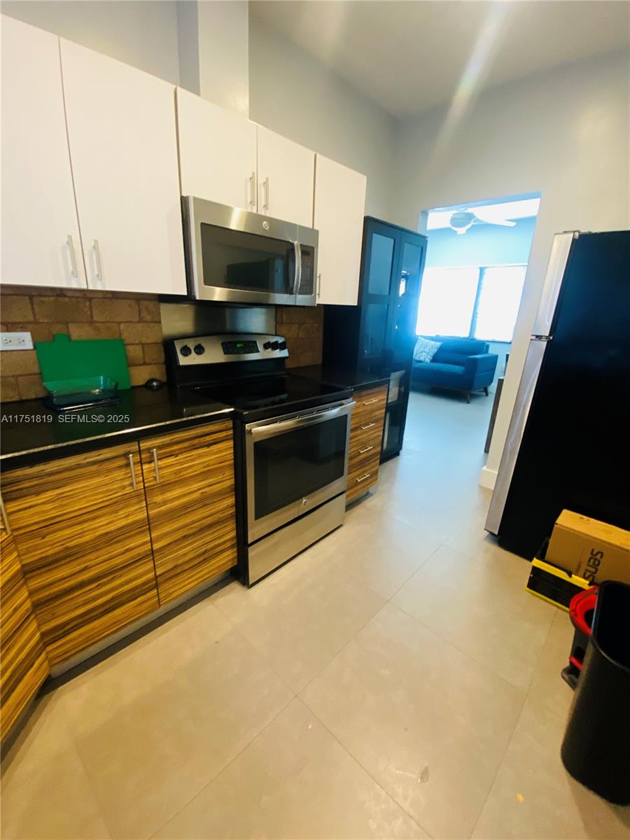 200 Azure Way Property Photo 46