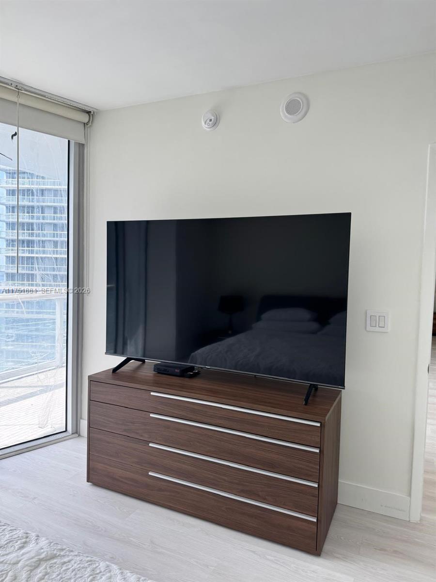 465 Brickell Avenue 2405 Property Photo 15