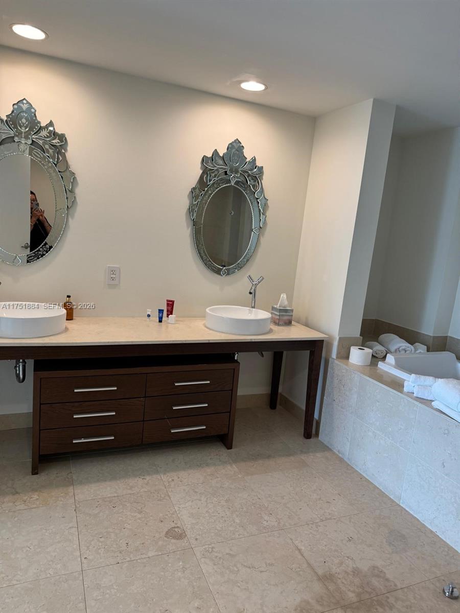 465 Brickell Avenue 2405 Property Photo 19