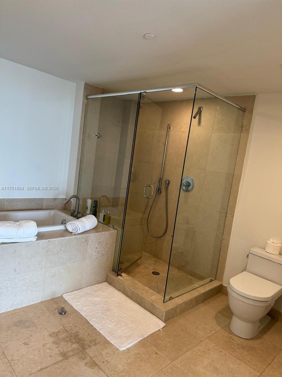 465 Brickell Avenue 2405 Property Photo 20