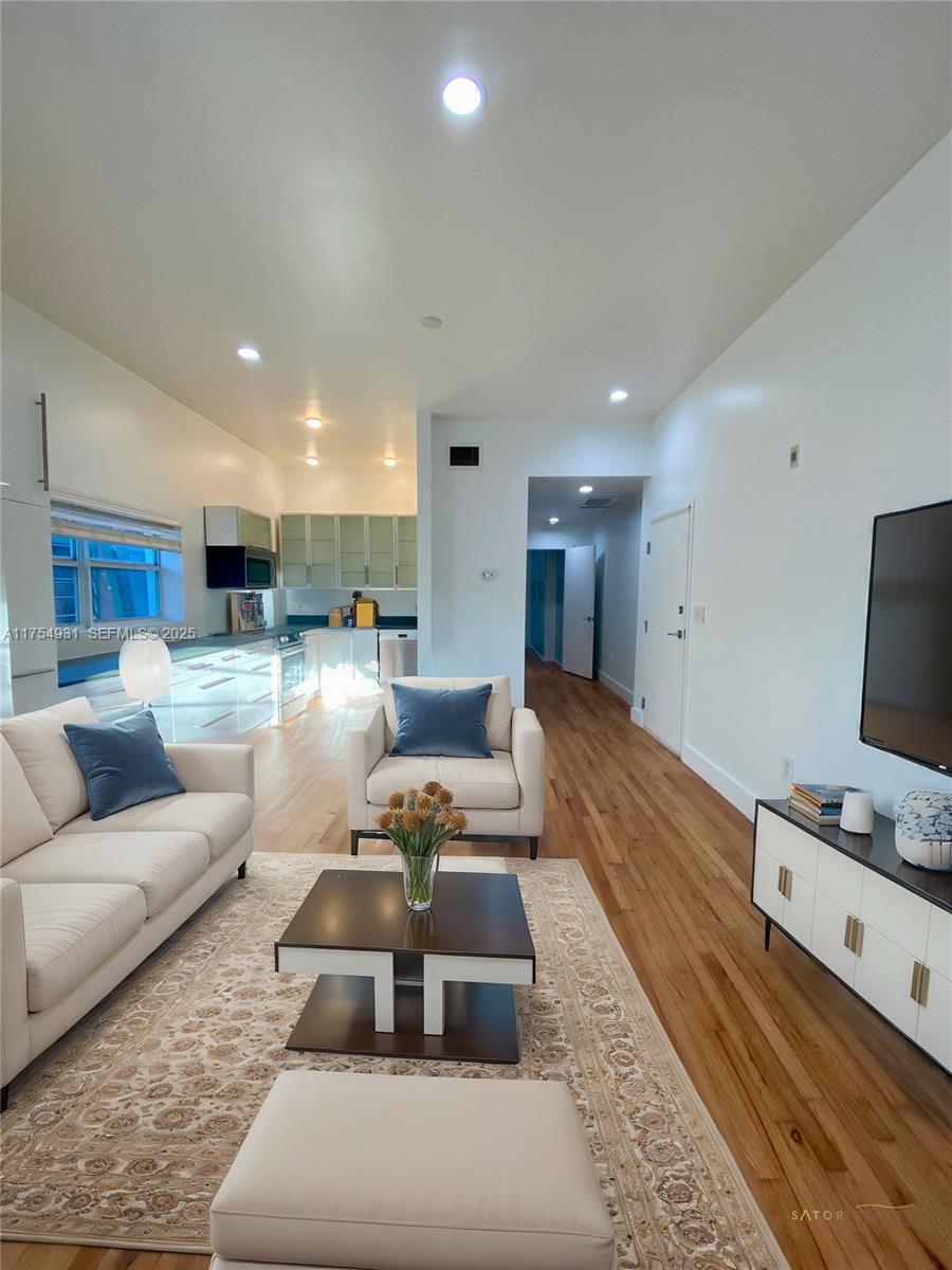 929 Michigan Avenue 5 Property Photo 1