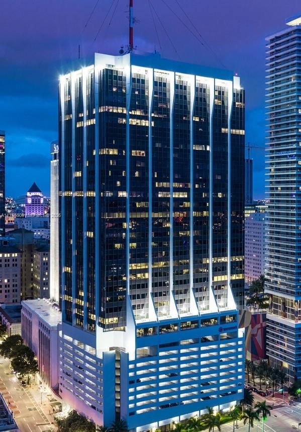 2 S Biscayne Boulevard 3200 Property Photo 1