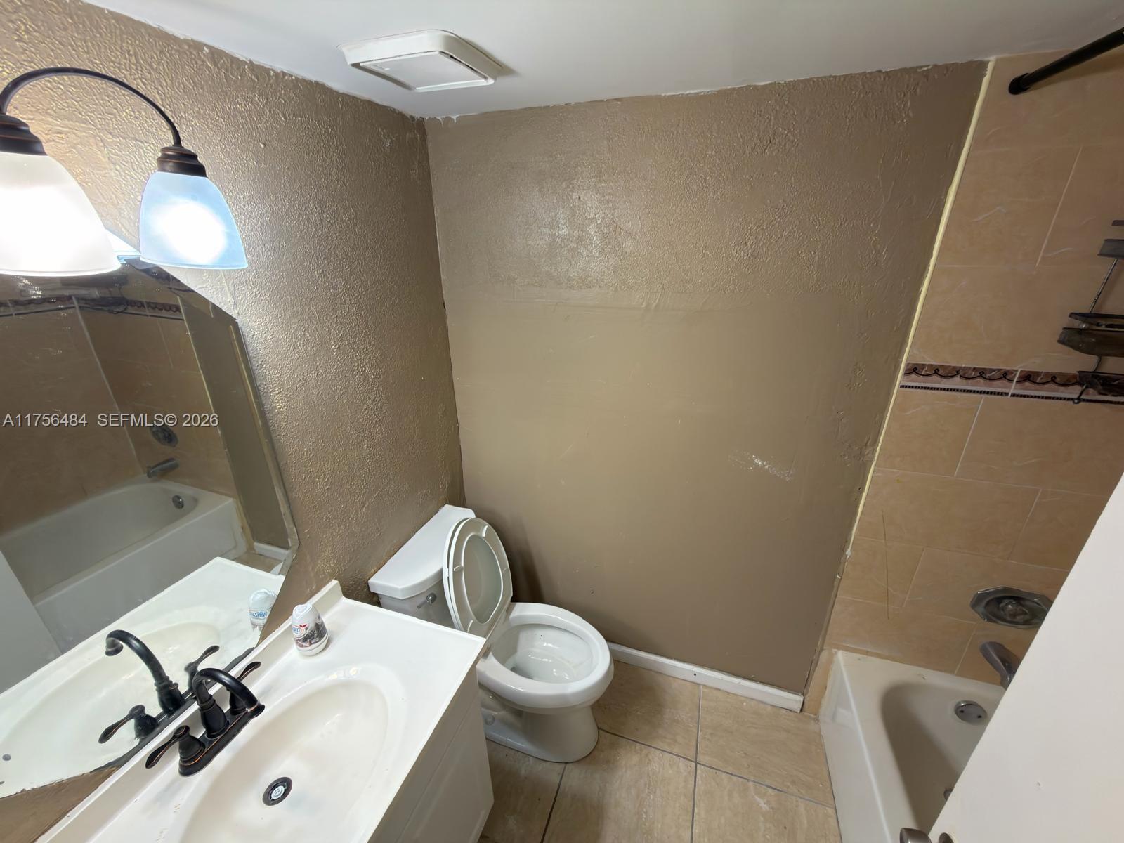 3400 Foxcroft Road 212 Property Photo 11
