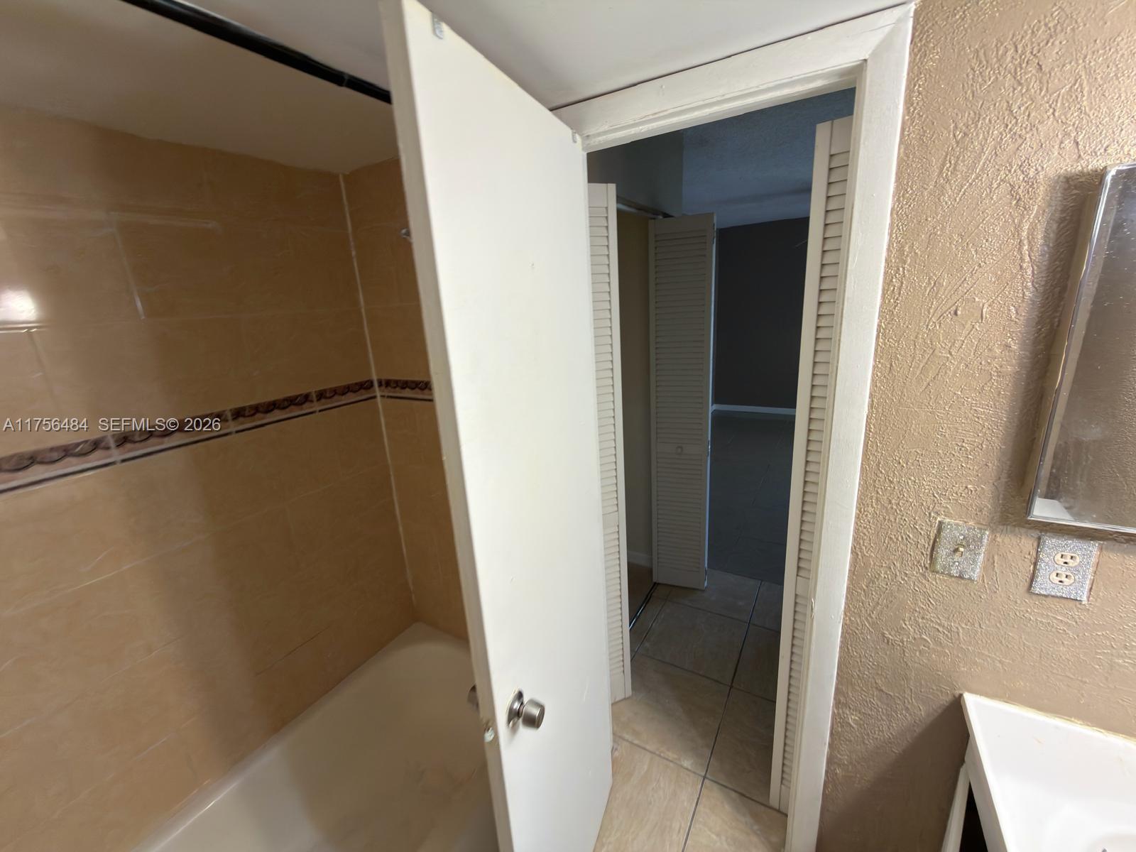 3400 Foxcroft Road 212 Property Photo 14
