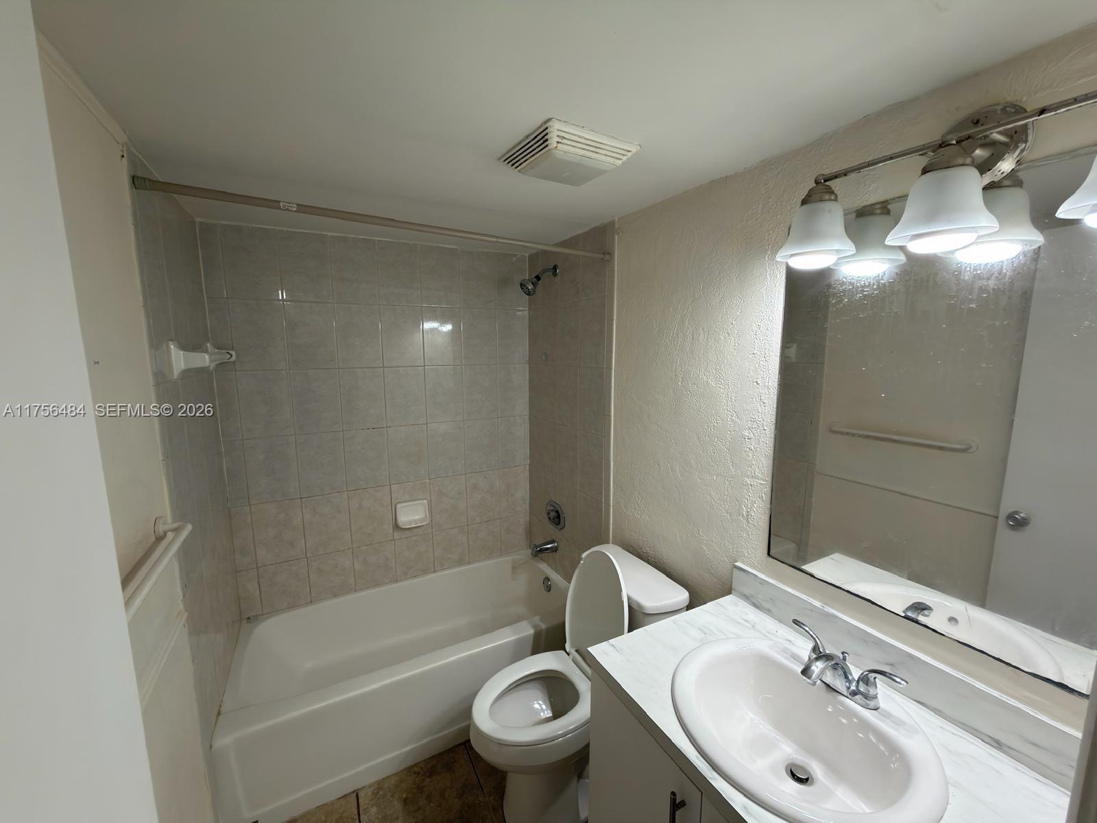 3400 Foxcroft Road 212 Property Photo 19