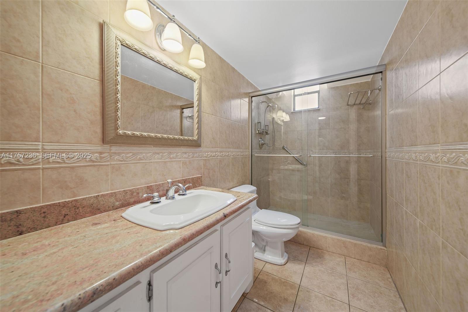 2500 Parkview Drive 812 Property Photo 11