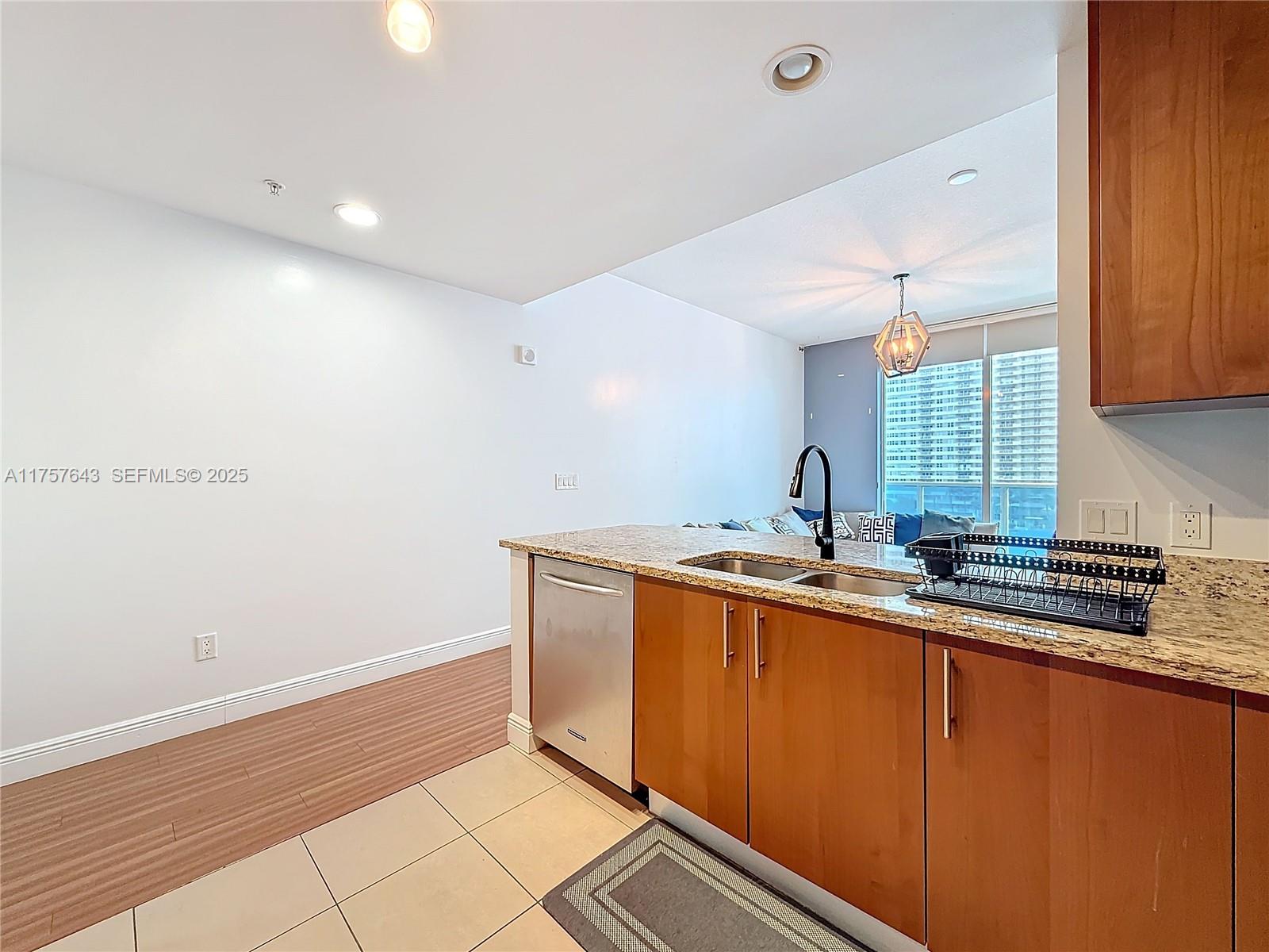 1945 S Ocean Drive 605 Property Photo 16